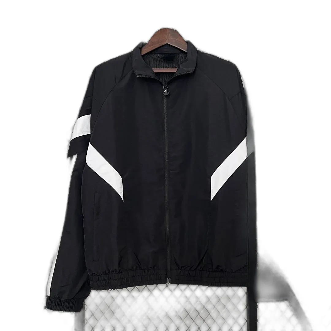 Chaqueta Deportiva - Negra con Franjas