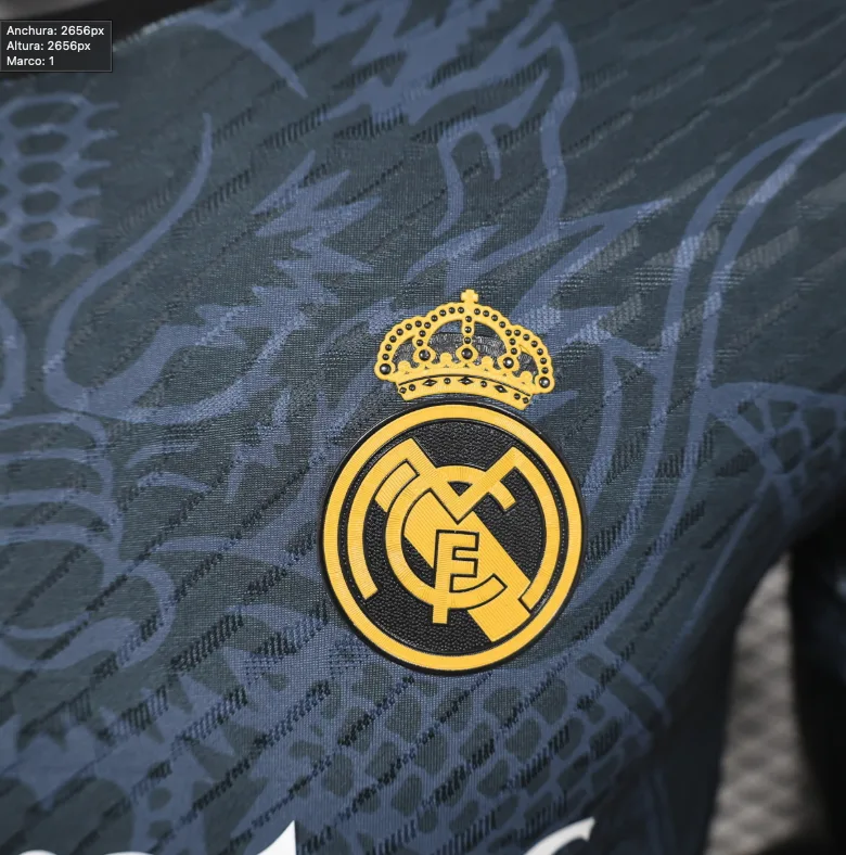 Camiseta Real Madrid 2023/24 - Edición Especial Dragón Gris — vista 4