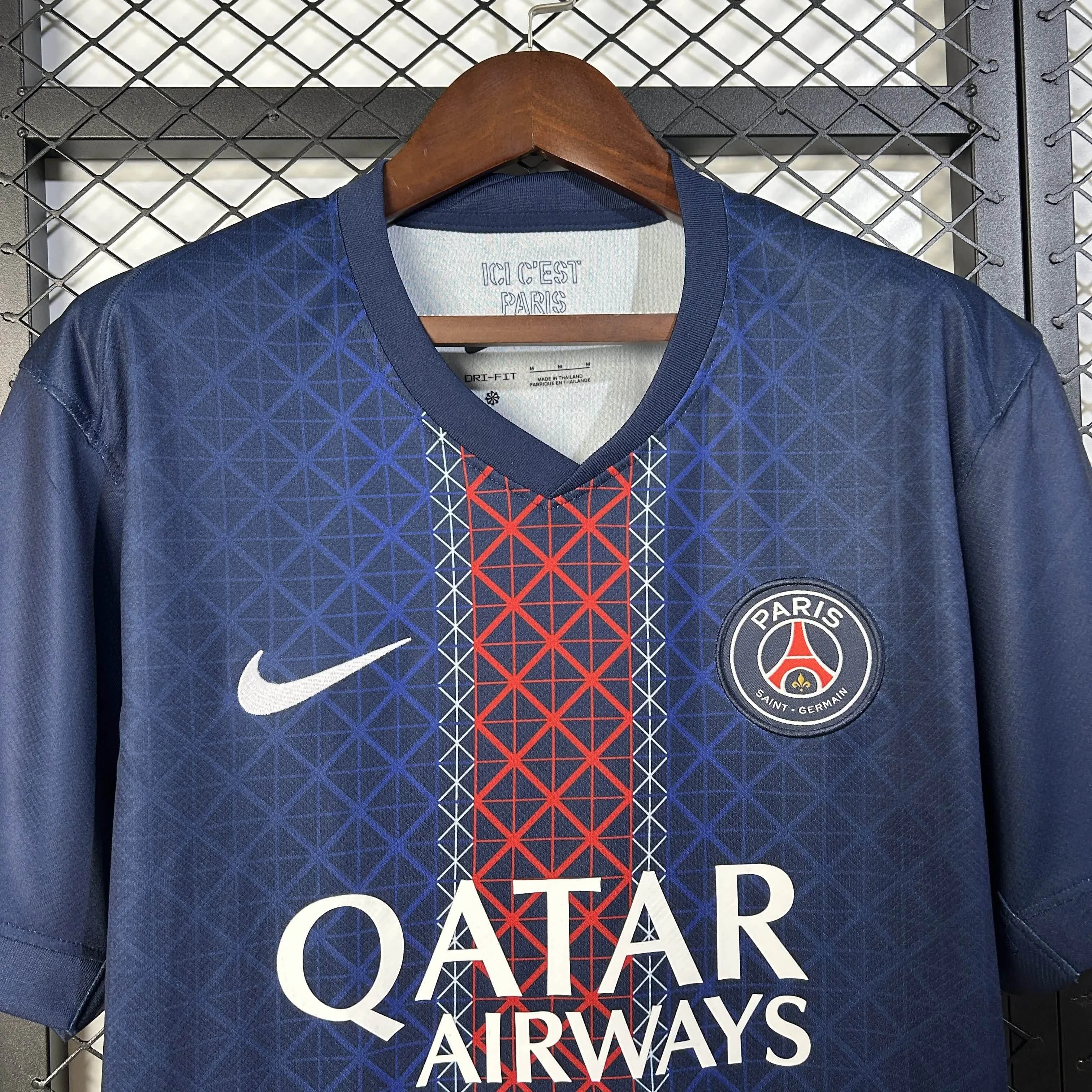 Camiseta Paris Saint-Germain 2025/26 - Local