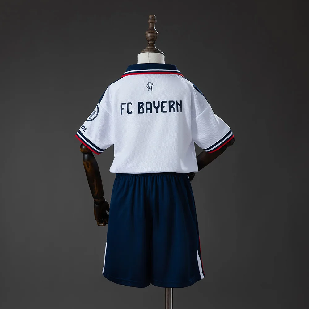 Bayern München 2026/27 - Conjunto Niño Visitante — vista 3