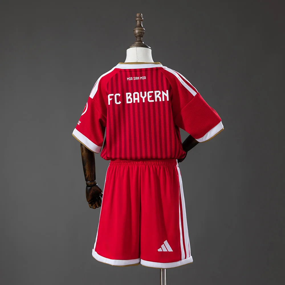 Bayern München 2026/27 - Conjunto Niño Local — vista 3