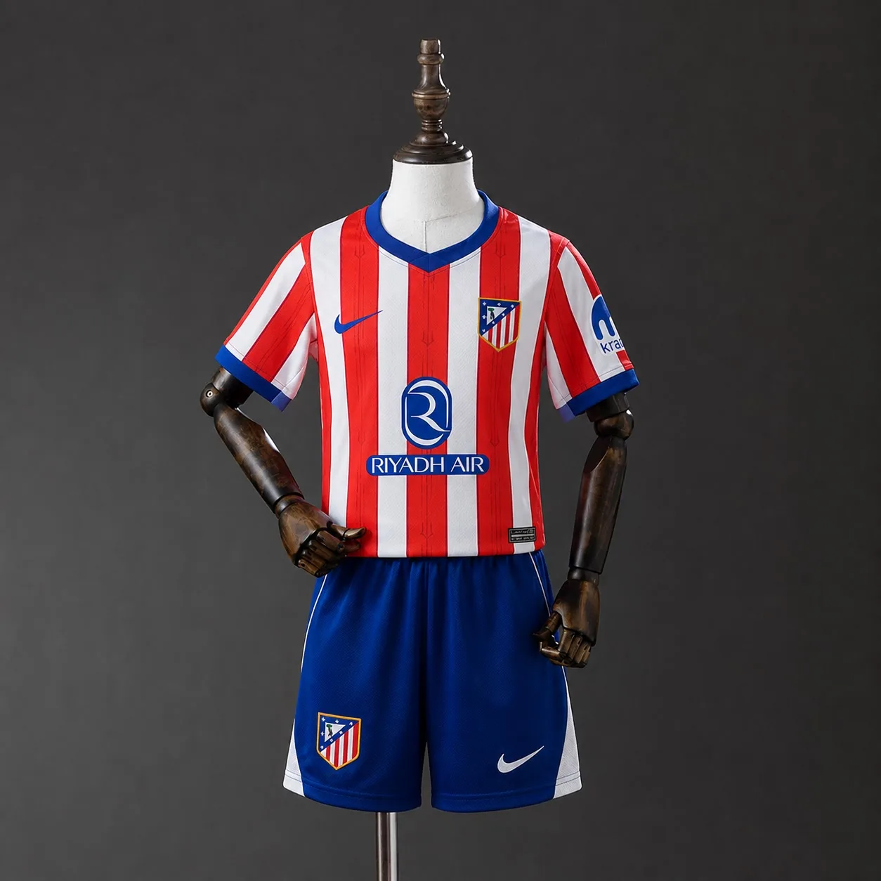 Atlético Madrid 2026/27 - Conjunto Niño Local — vista 3