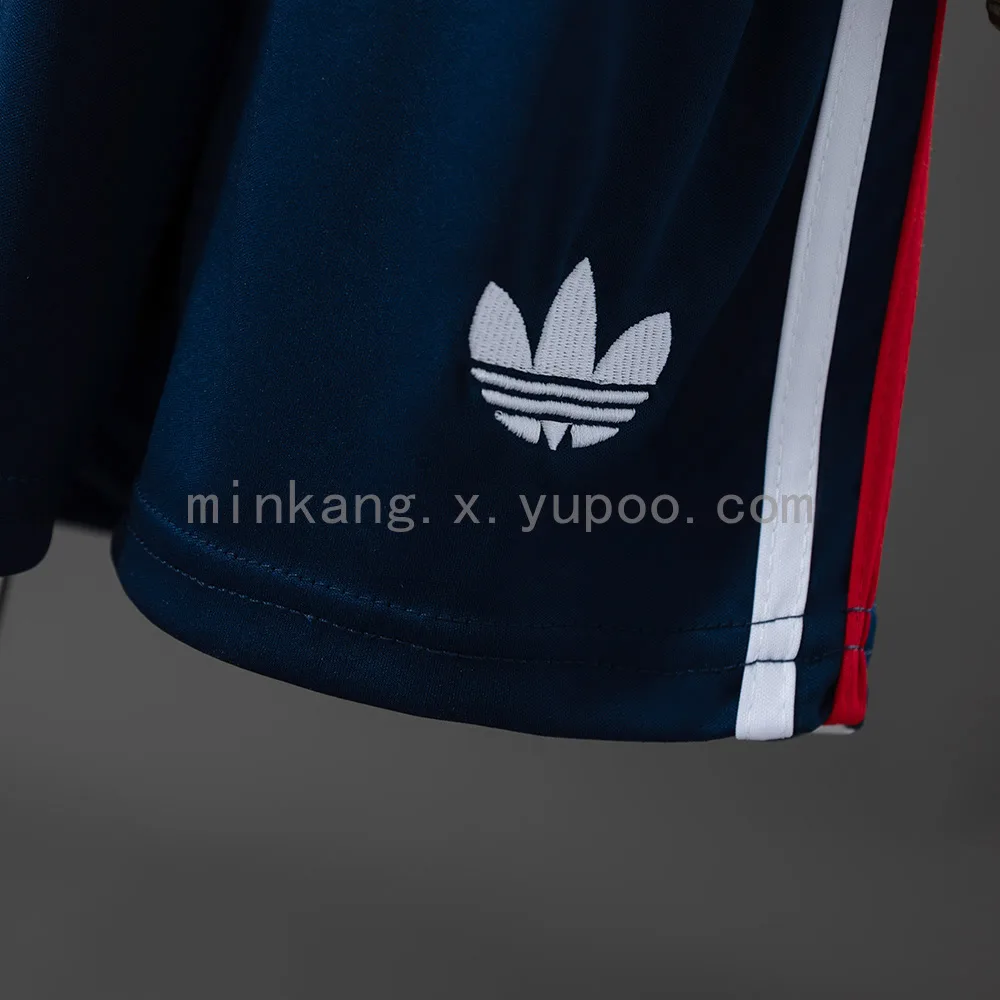 Bayern München 2026/27 - Conjunto Niño Visitante — vista 4